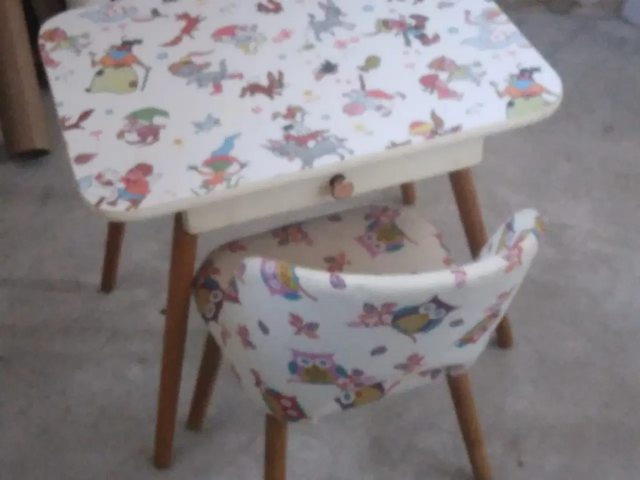 Billede 1 - Børnemøbler - bord, stol, kaffestel