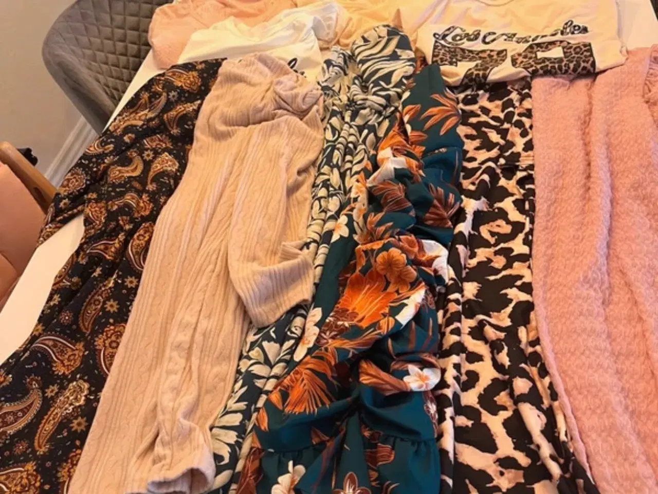 Billede 1 - Blandet tøjpakke str M/L