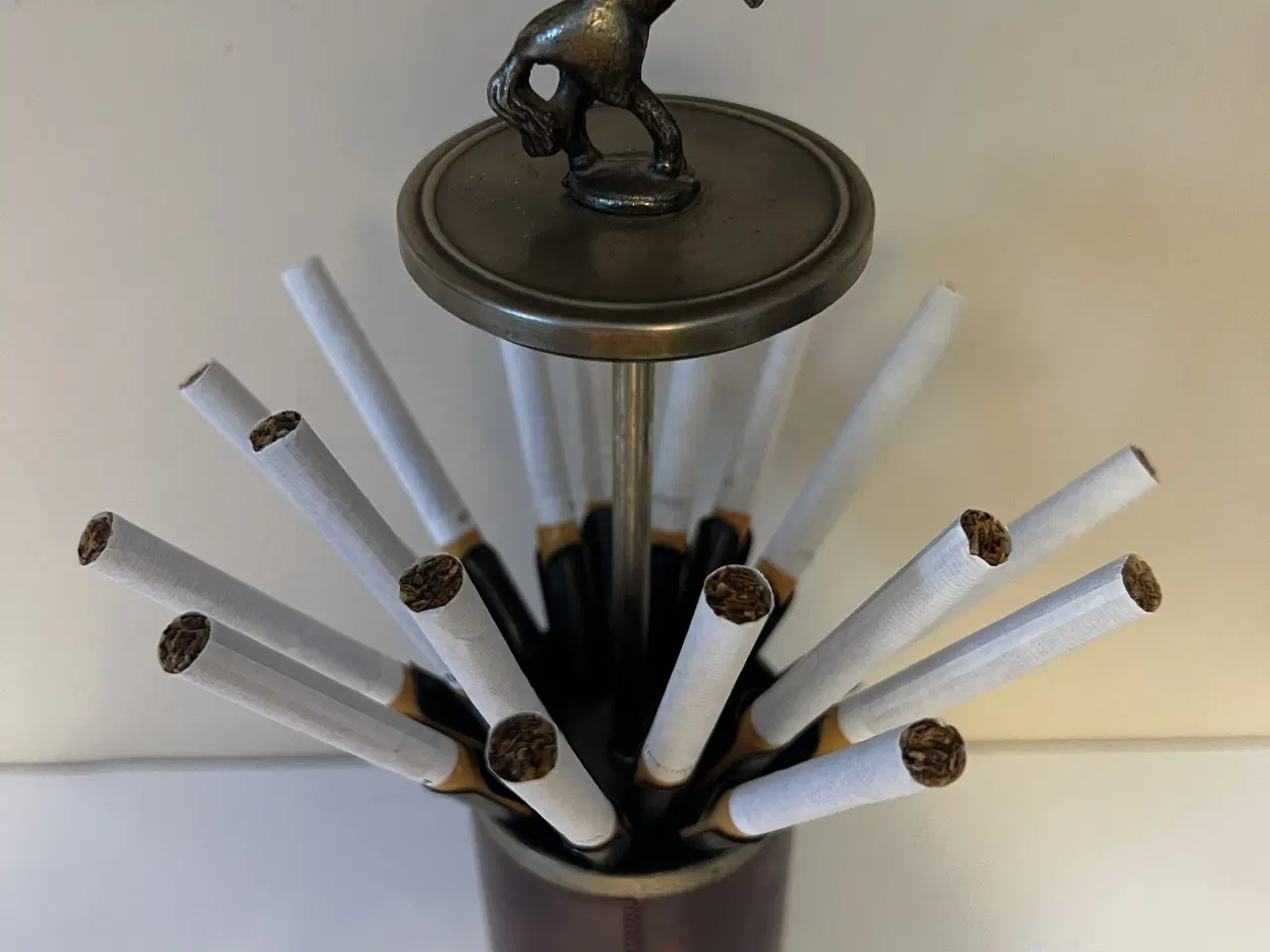 Billede 5 - Flot gammel mekanisk cigaretholder fra 50-60’erne 