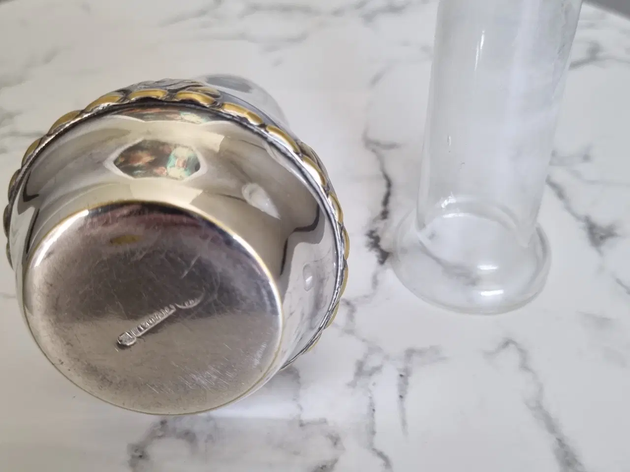 Billede 6 - Smuk lille vintage vase i sølvplet fra Victoria 
