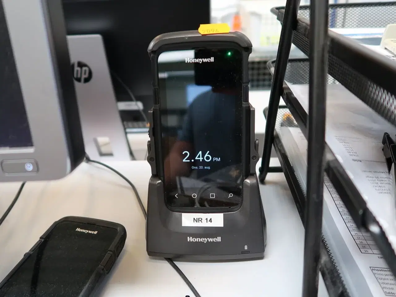 Billede 2 - 2 stk. håndholdscanner HONEYWELL med ladestation