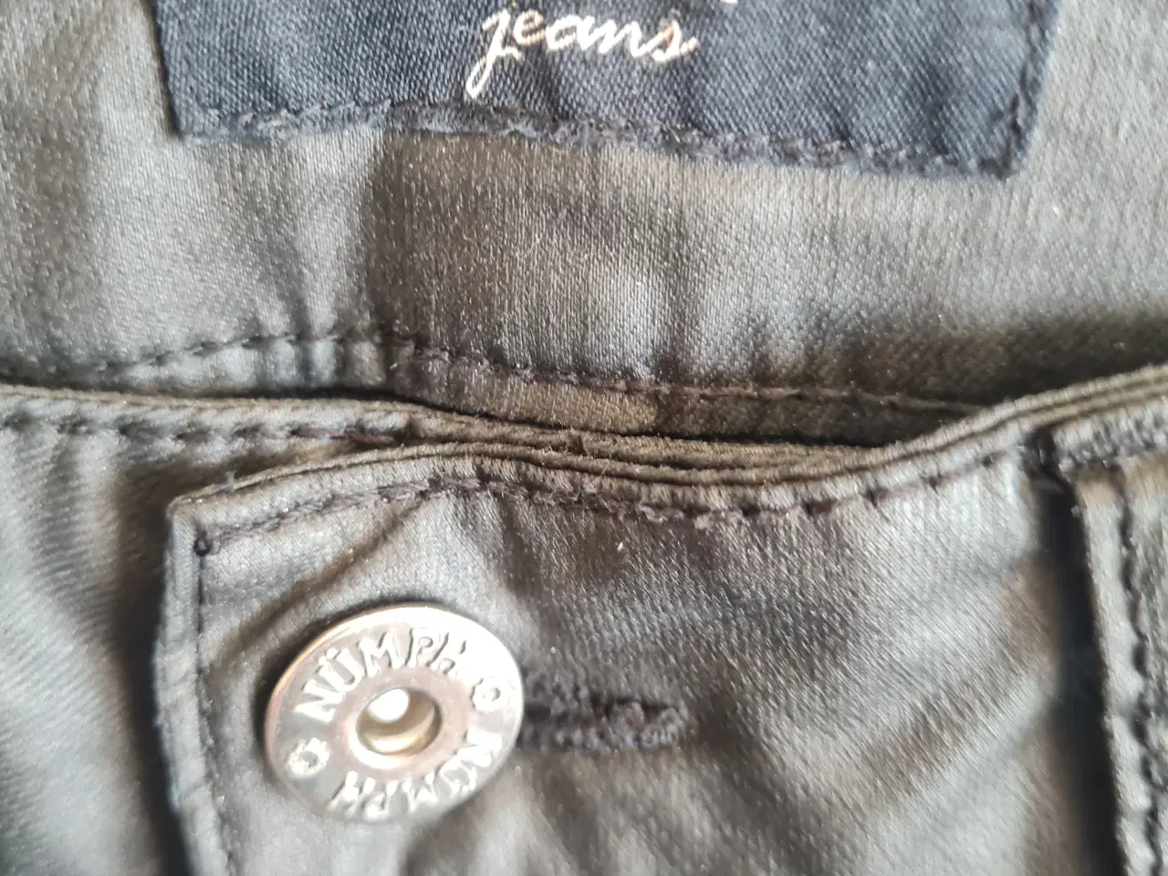 Billede 2 - Sorte jeans str 29 fra Numph 