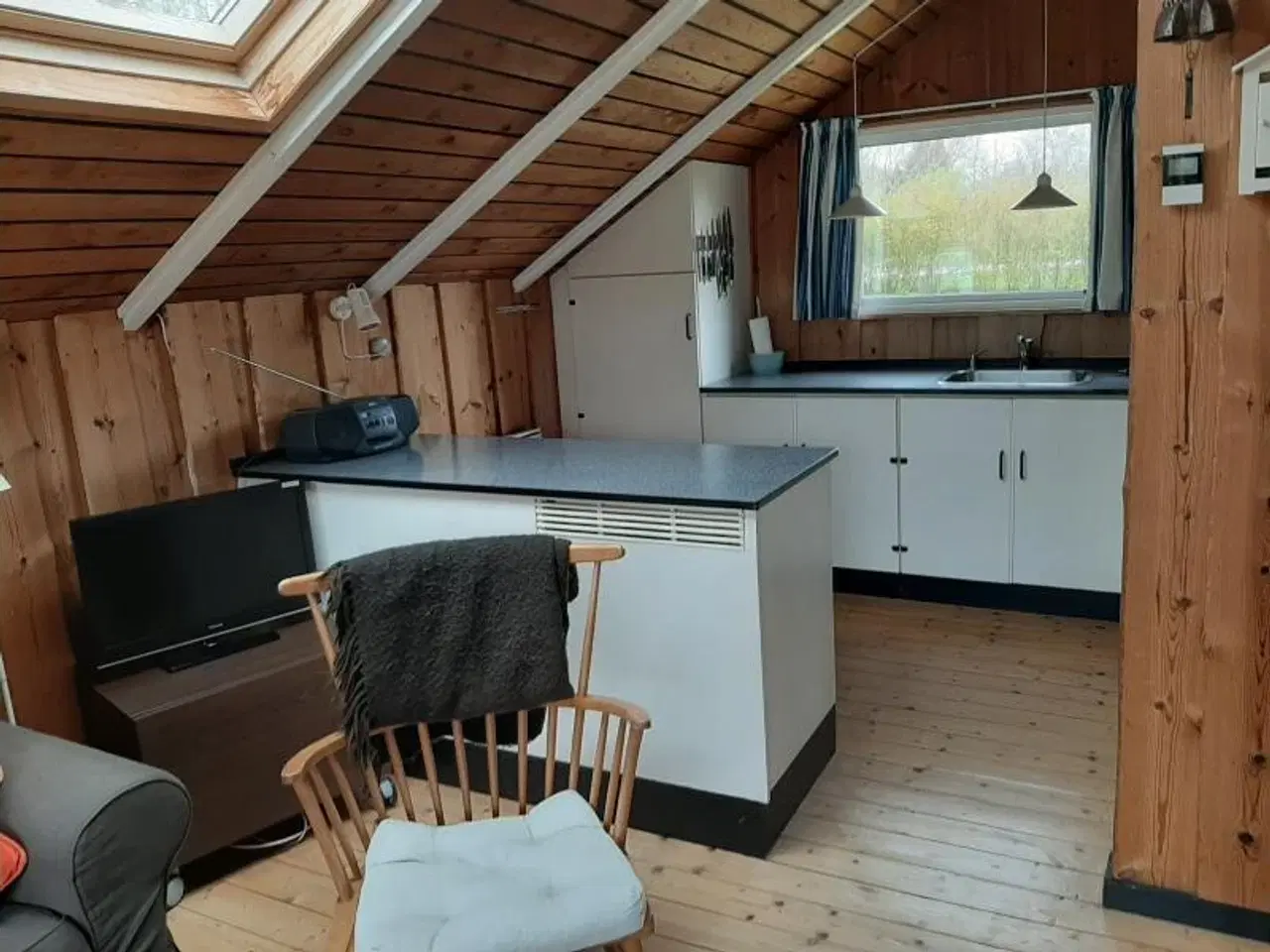 Billede 5 - Hyggeligt sommerhus p� Nordlangeland udlejes - p� stor b�rnevenlig grund i Stoense Udflytter
