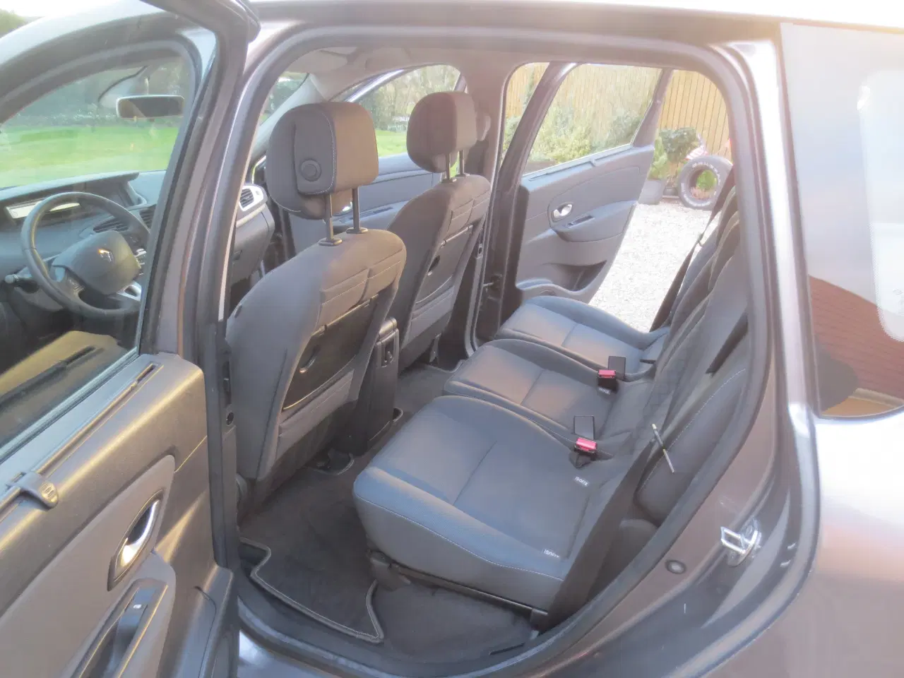 Billede 14 - Renault Scenic 1.9 DCi Nysynet m/træk