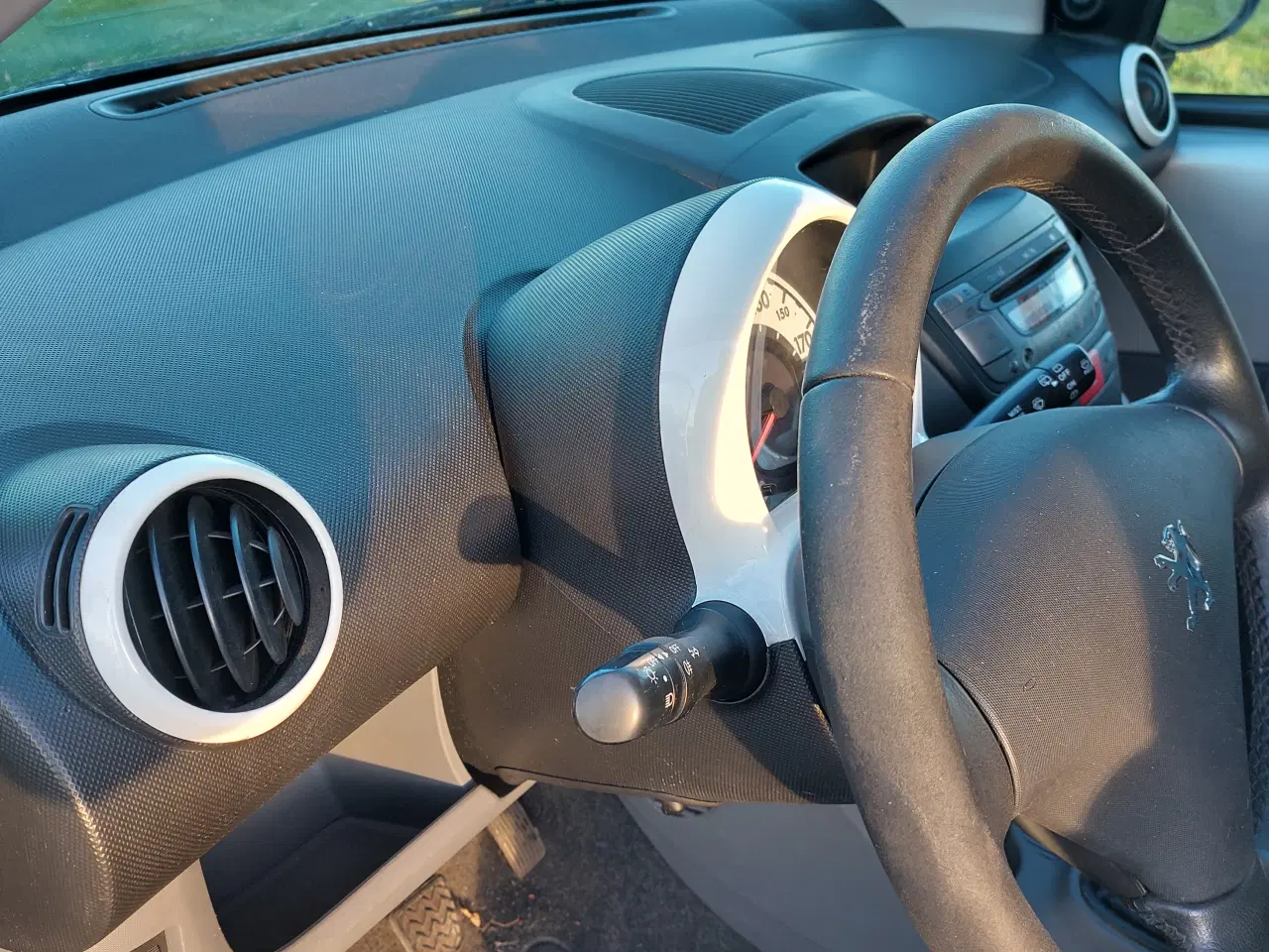 Billede 8 - Peugeot 107 1,0 benzin årgang 2011. Frisk nysynet.