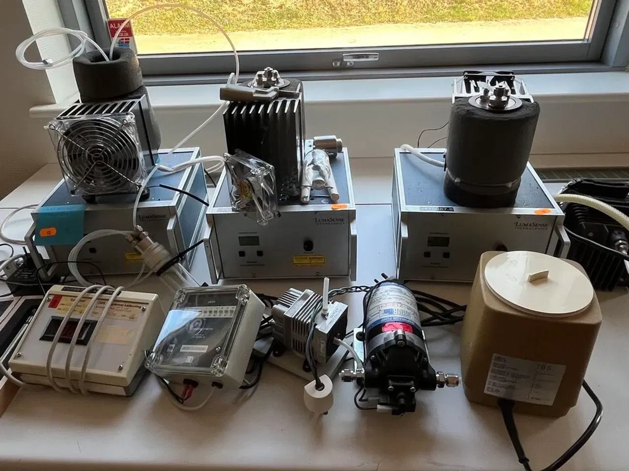 Billede 1 - Laboratorieenheder og måleudstyr  LumaSense Technologies