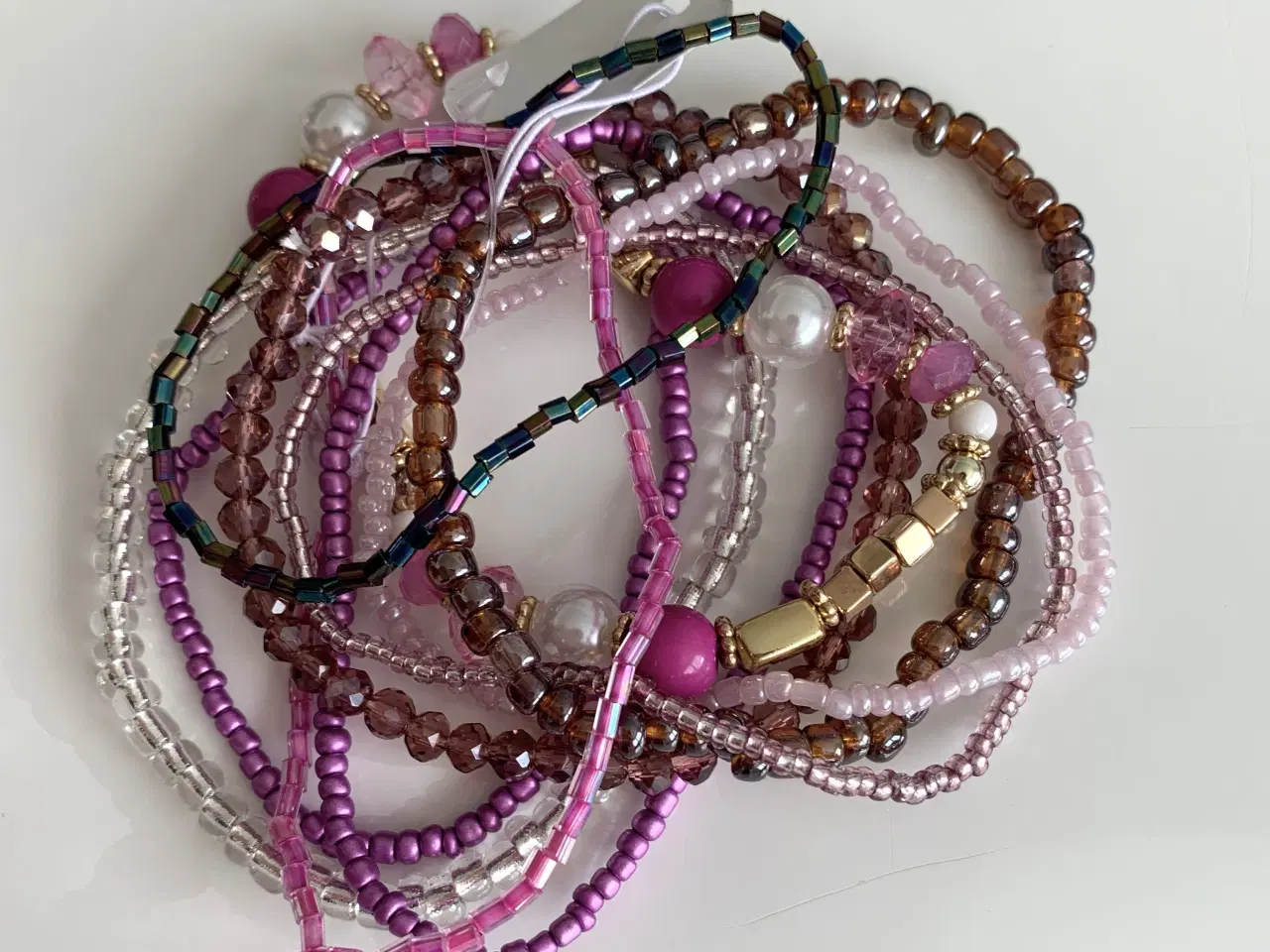 Billede 3 - Perlearmbånd sæt med 10 stk armbånd med perler