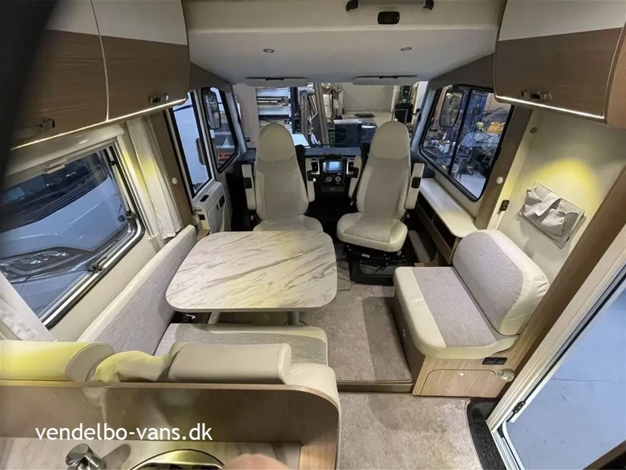 Billede 10 - 2018 - Carado I 447 Aut Automatgear - Solcelleanlæg - 3000 W Inverter - 2 x lithium bodels batterier