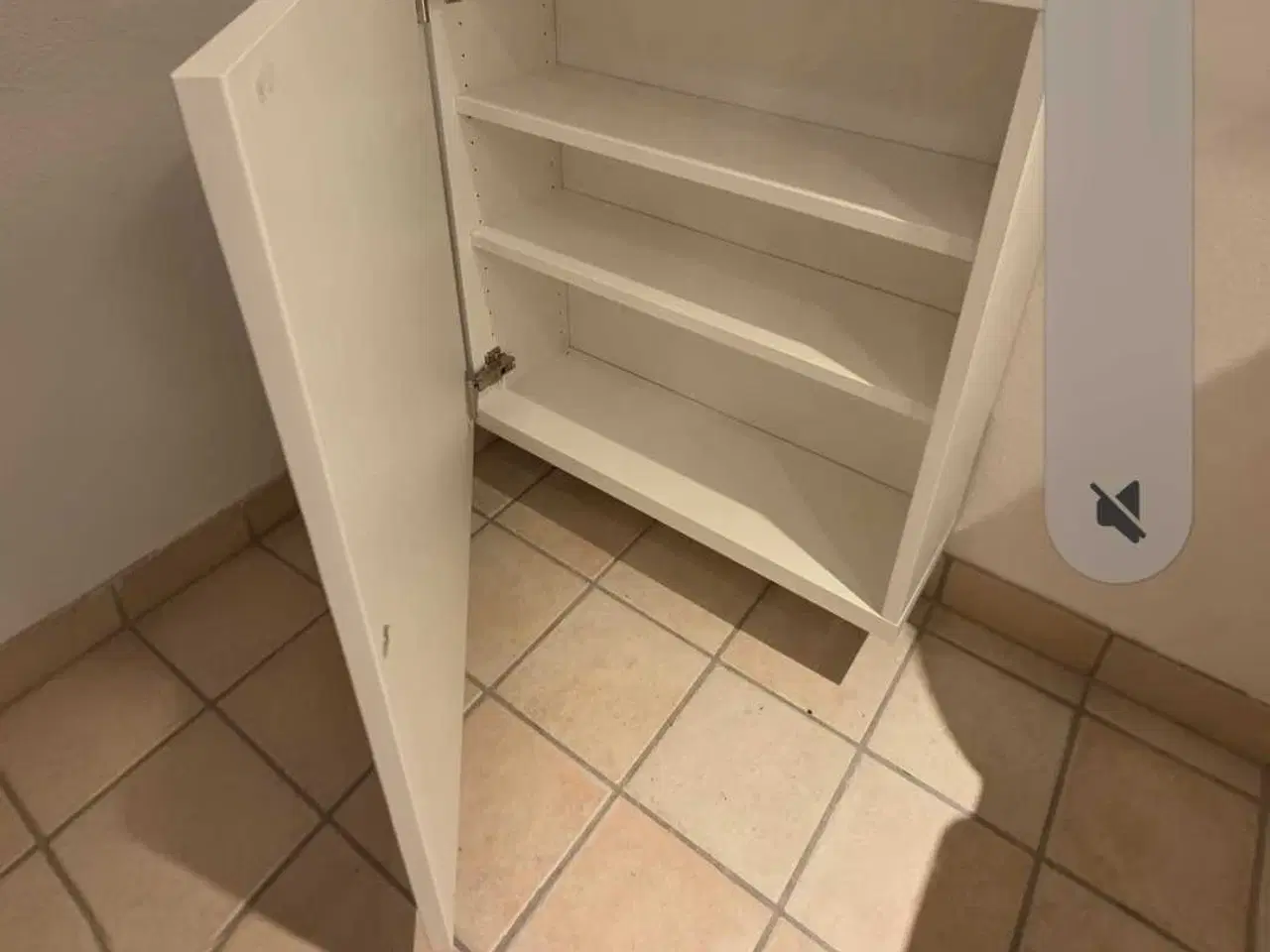 Billede 2 - Skab fra Ikea