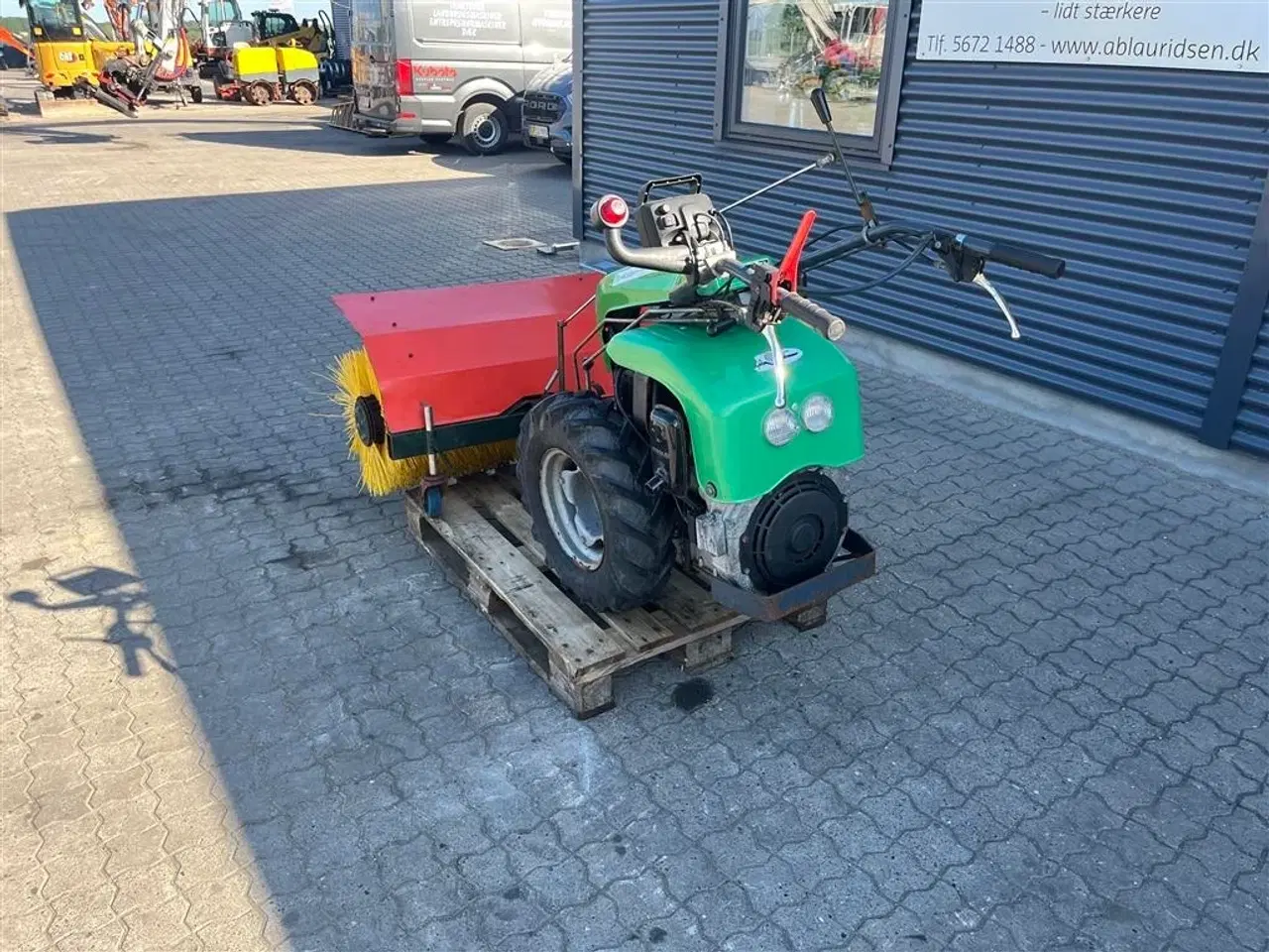 Billede 2 - - - - Roriatica AC 400 2hjulet traktor med kost