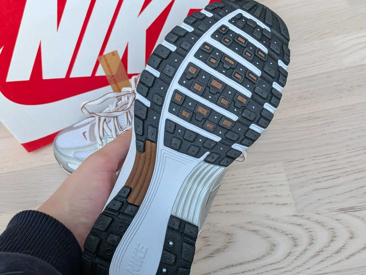 Billede 6 - Nike p-6000 light British tan 