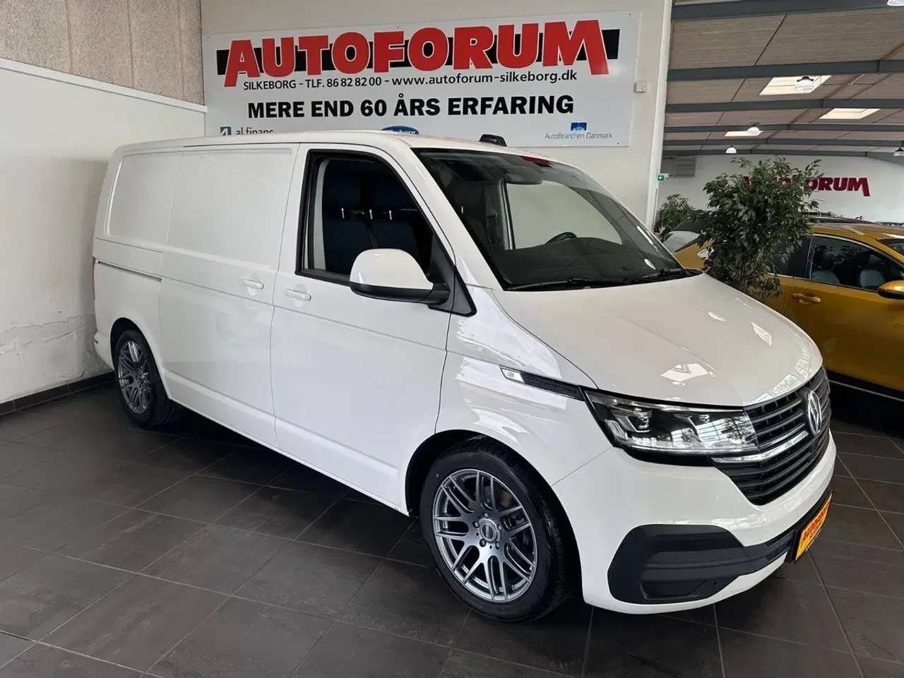 Billede 1 - VW Transporter 2,0 TDi 150 Kassevogn DSG kort