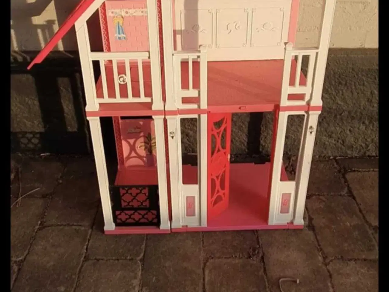 Billede 2 - Barbie dukkehus