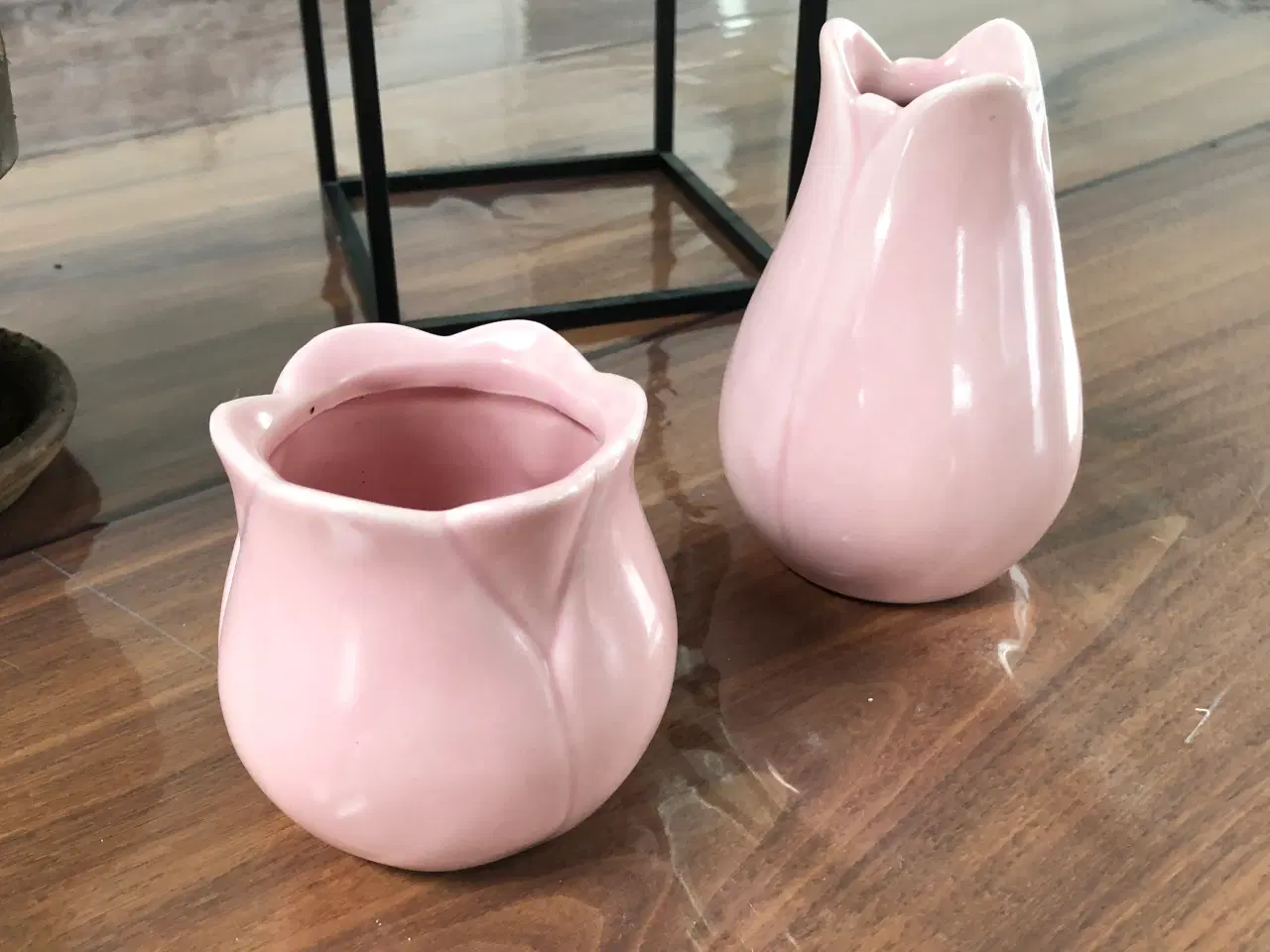 Billede 3 - 2 stk lyserøde vaser/skjulere