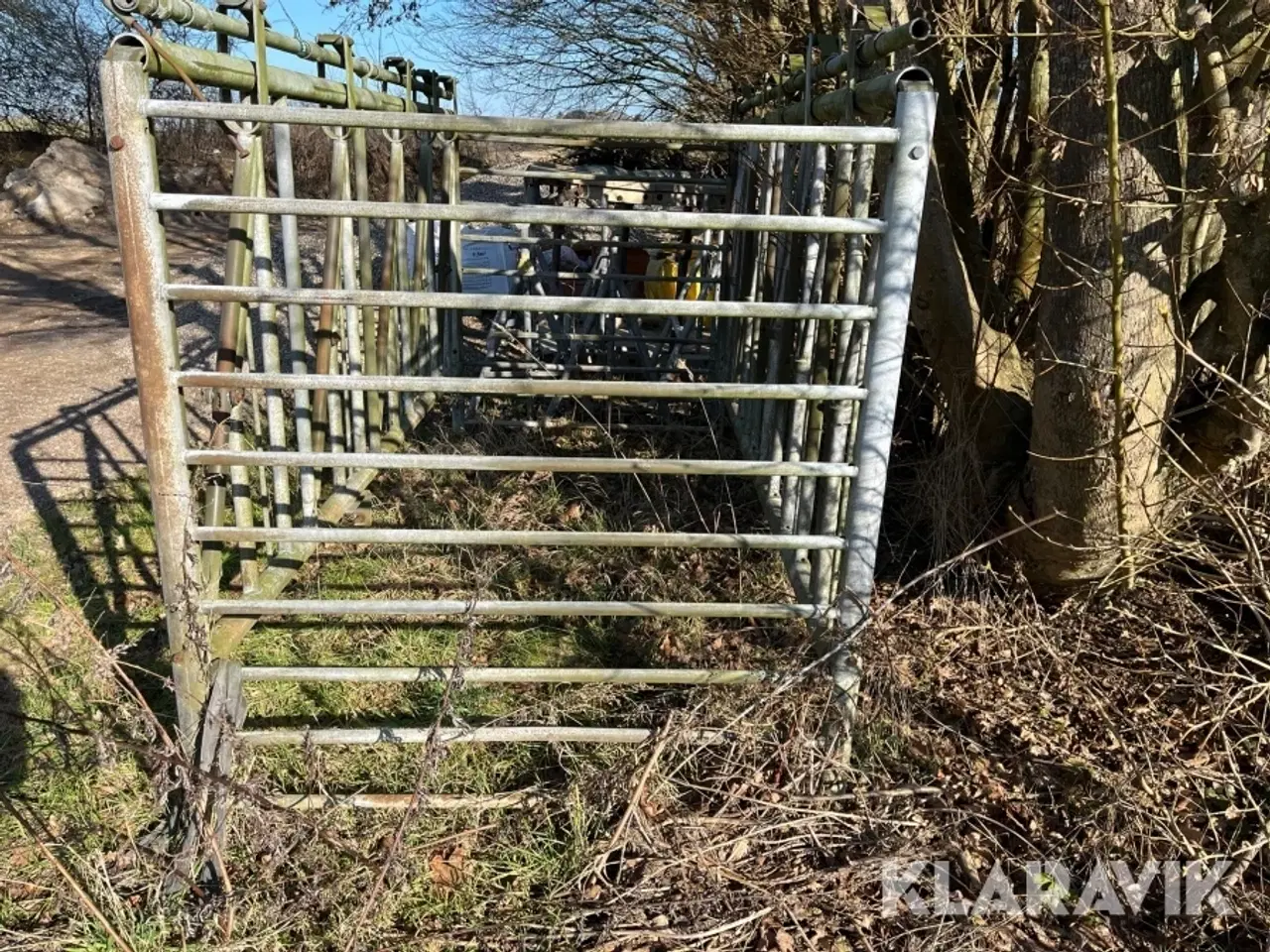 Billede 2 - Staldinventar