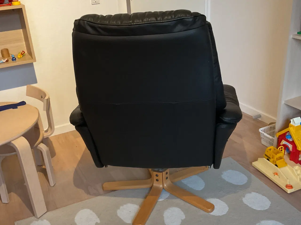 Billede 7 - Læderstol med drejefod
