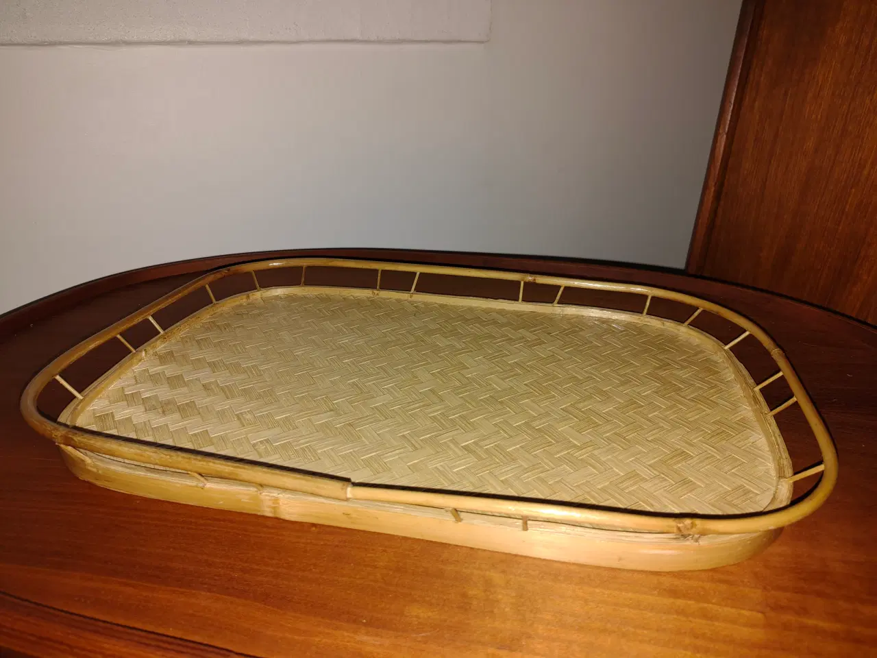 Billede 5 - Flot retro flet serveringsbakke