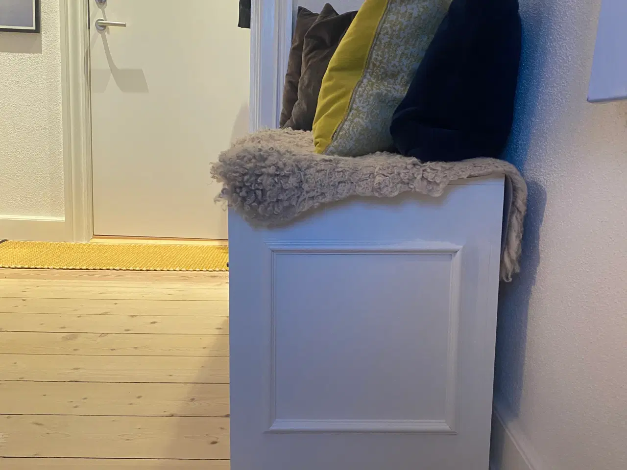 Billede 3 - Snedkerbænk m. opbevaringsrum