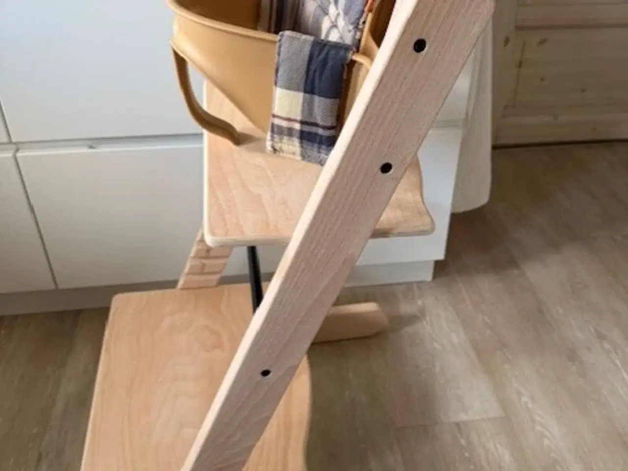 Billede 5 - Trip Trap Højstol NY MODEL i Massiv Bøg Lys Natur.