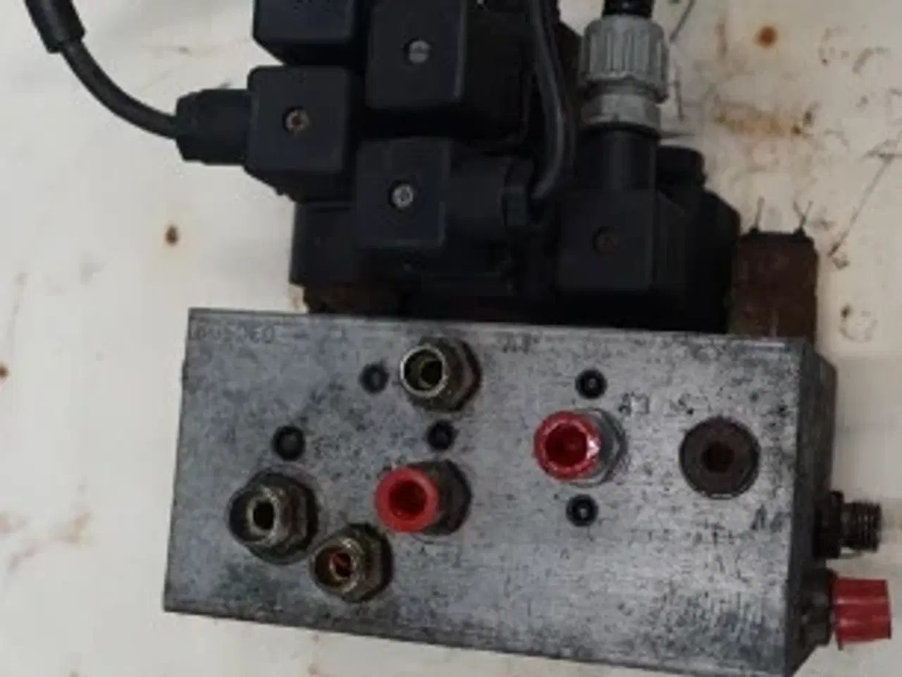 Billede 12 - New Holland FX60 Hydraulikventil 84037241