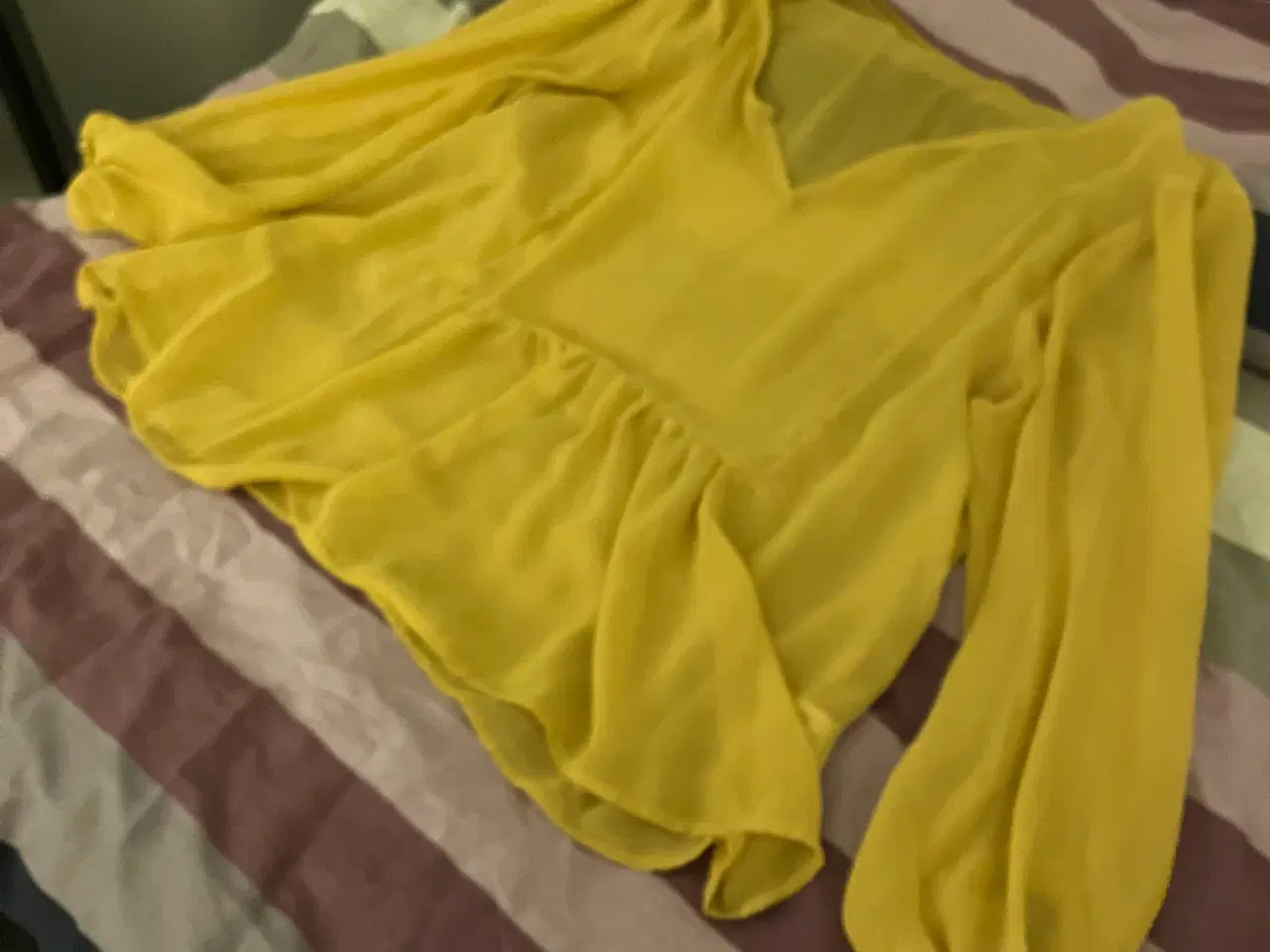 Billede 1 - Karry gul bluse