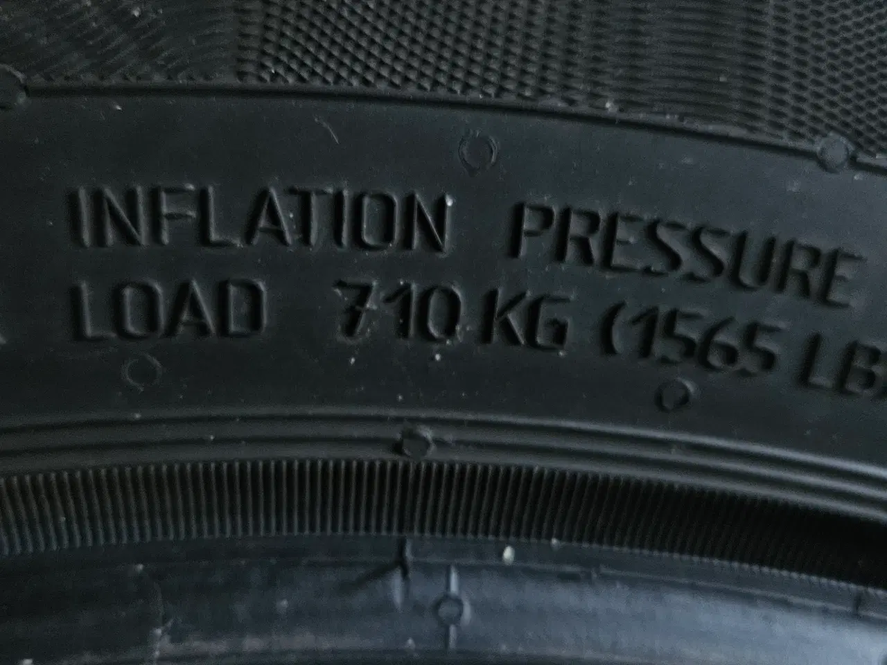 Billede 7 - 215/60/17 Continental vinterdæk.