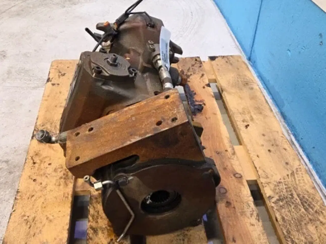 Billede 9 - New Holland T8.320 Hydrostatisk Pumpe 84393724