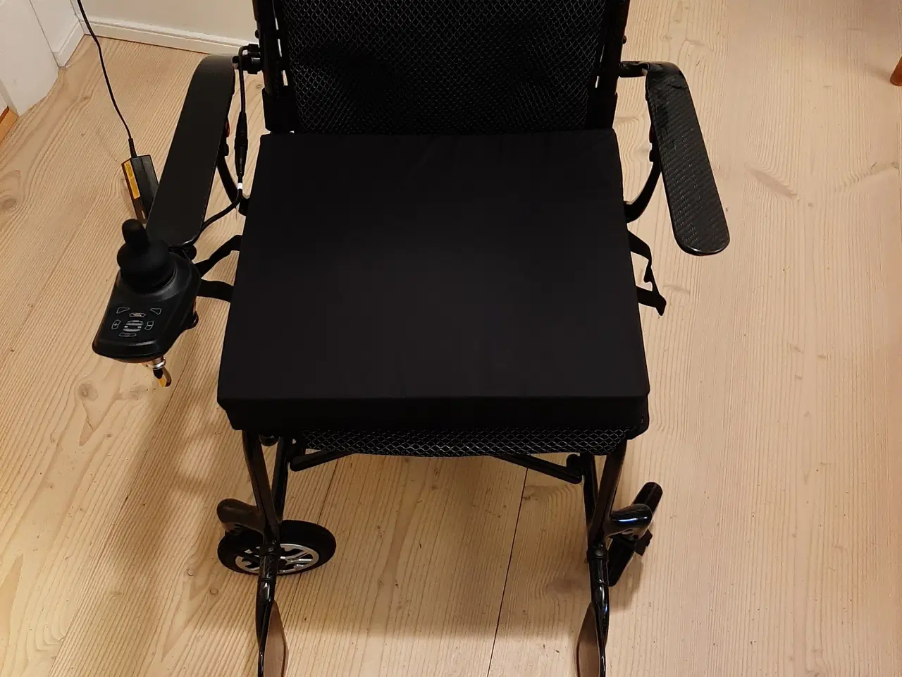 Billede 1 - Sit GO elektrisk kørestol maj 2025