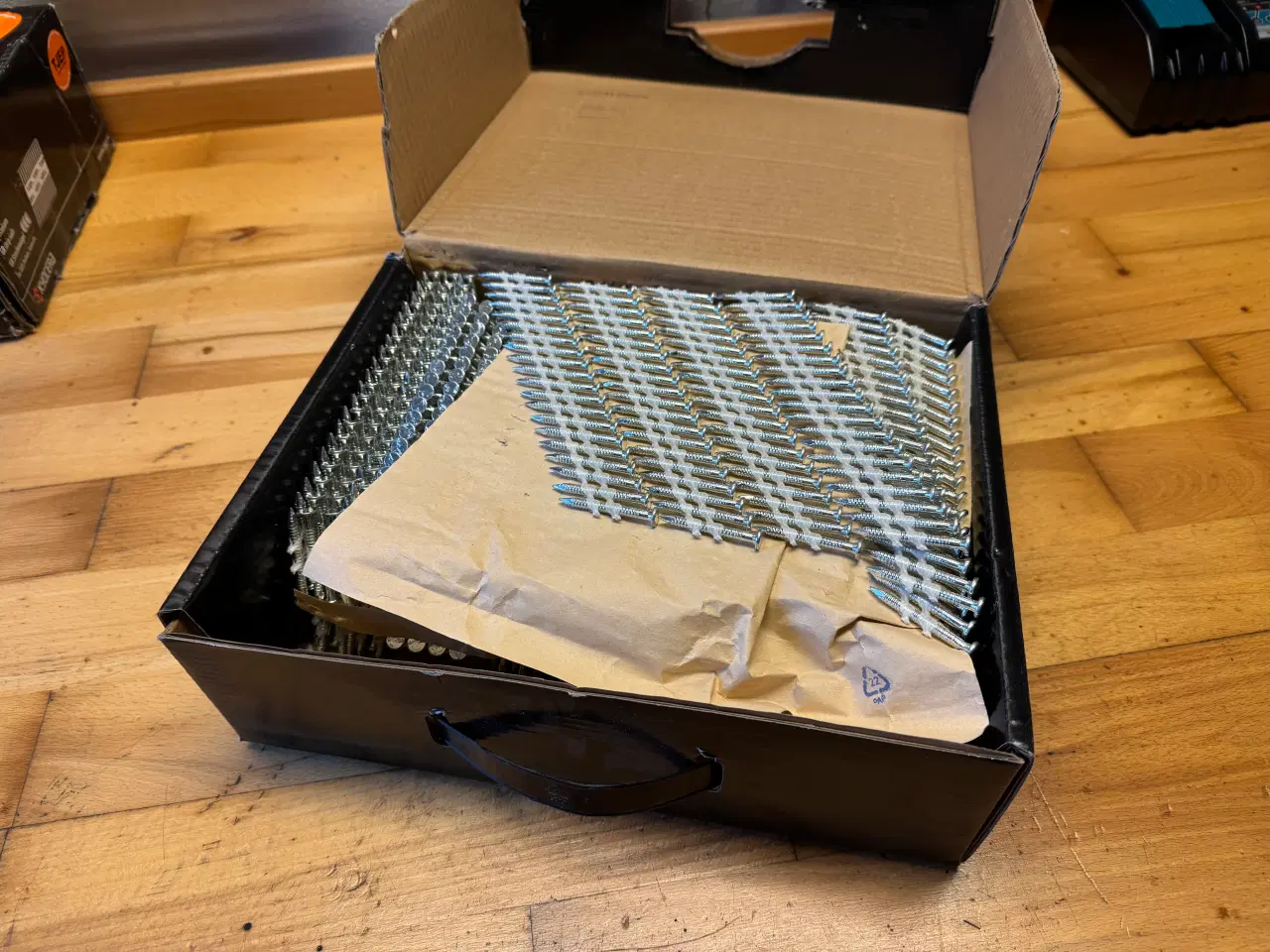 Billede 6 - Paslode PPN50Xi gas beslagsømpistol inkl. søm