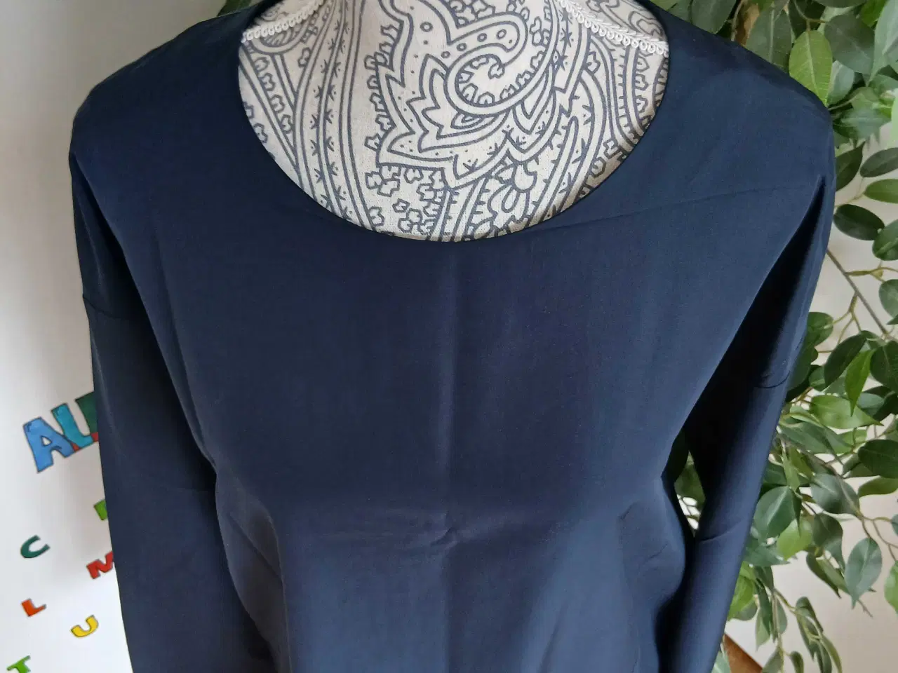 Billede 2 - Bluse. Cos. Medium/38