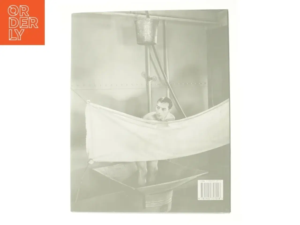 Billede 2 - Hot Water : Bathing and the Contemporary Bathroom af Jane Withers (Bog)