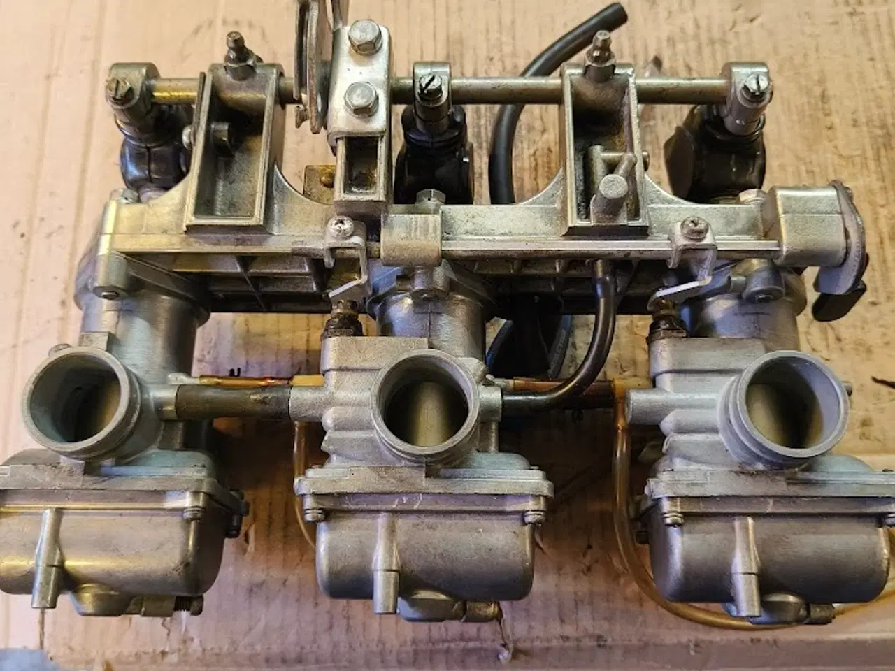 Billede 5 - Suzuki gt 550  Karburatorsæt.