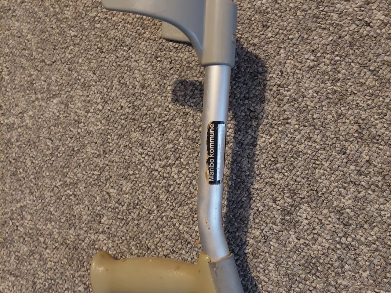 Billede 2 - krykke med justerbar højde