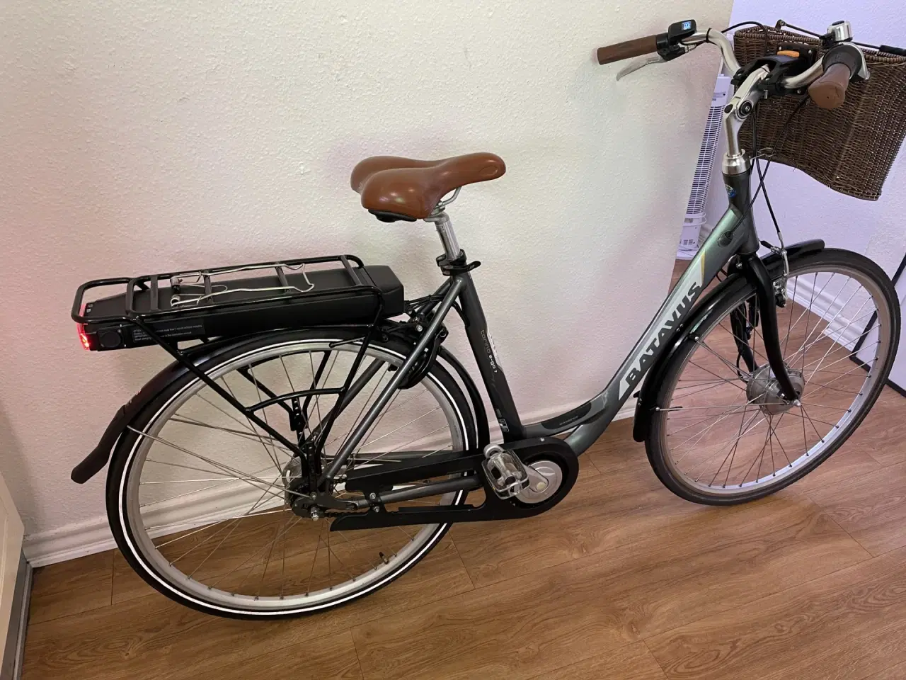 Billede 2 - flot batavus dame elcykel 28"  7 gear.