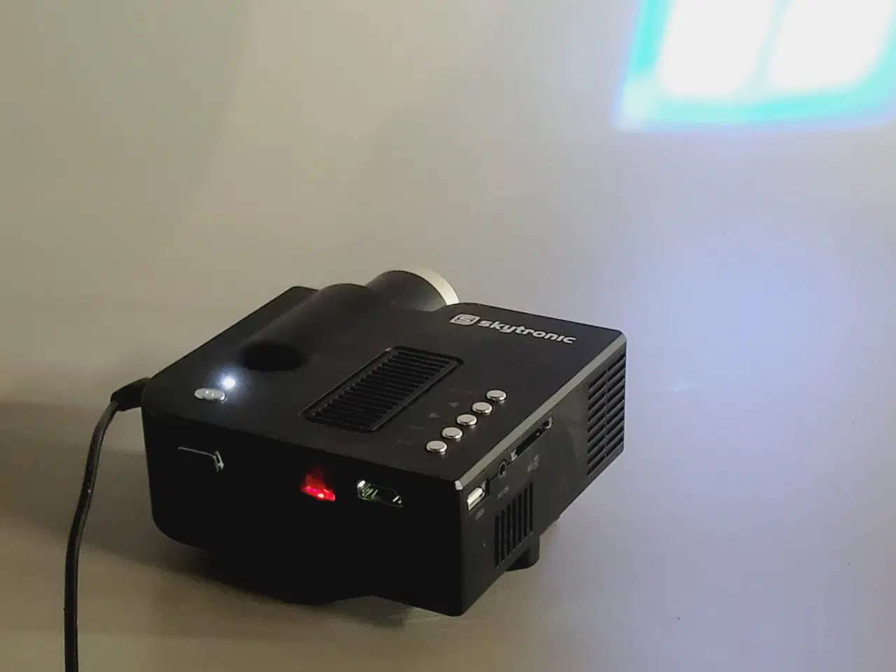 Billede 9 - ⭐️. 🎥 Skytornic Mini LED Projektor (HDMI/USB/SD) 