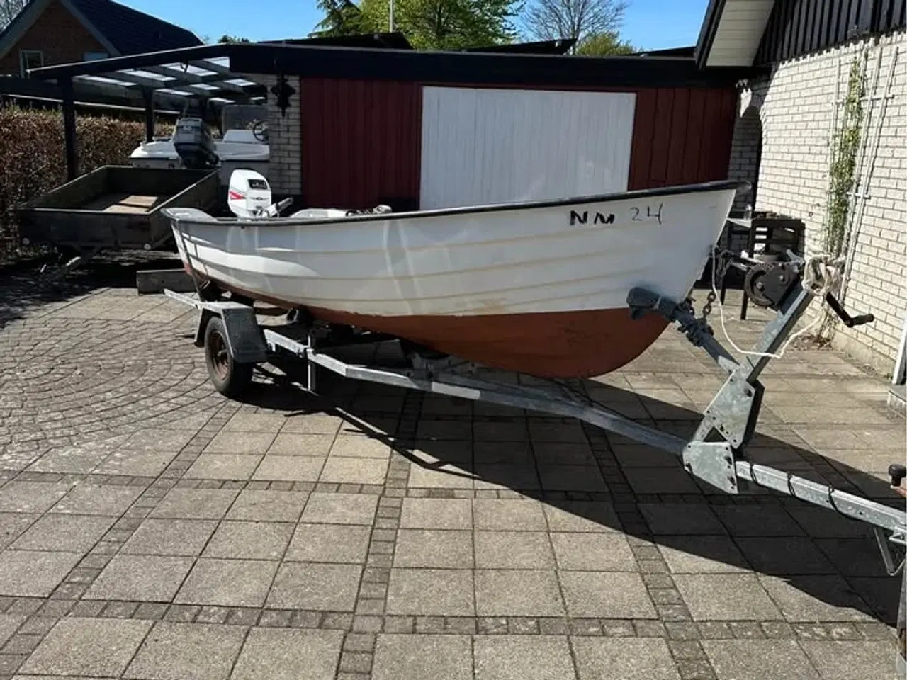 Billede 2 - Jolle med motor og trailer
