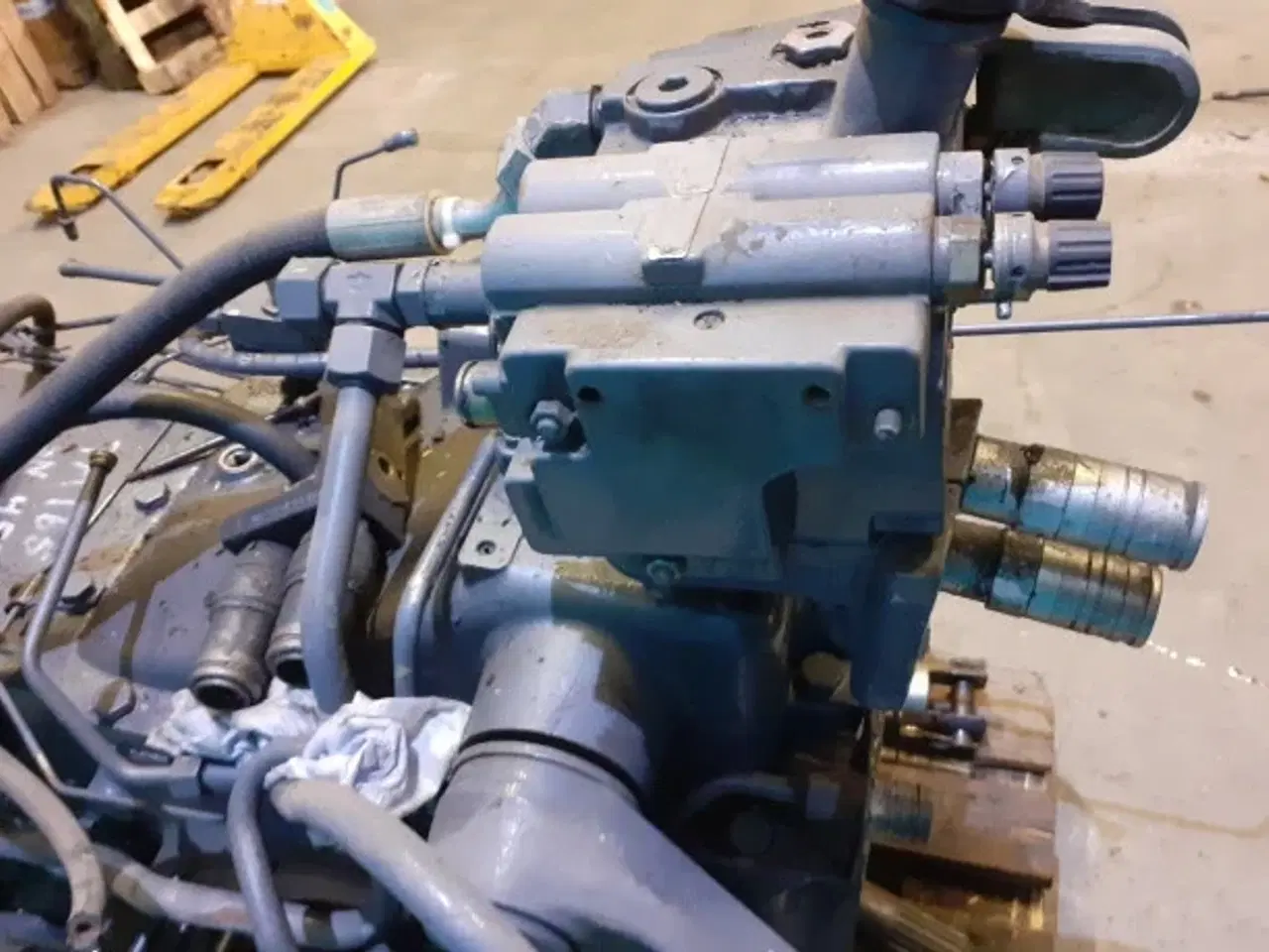 Billede 9 - New Holland TM 165 Bagtøj