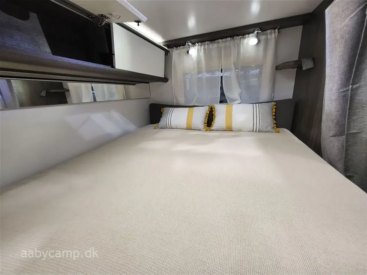 Billede 20 - 2025 - Benimar Tessoro 444   Rummelig top udstyret Camper