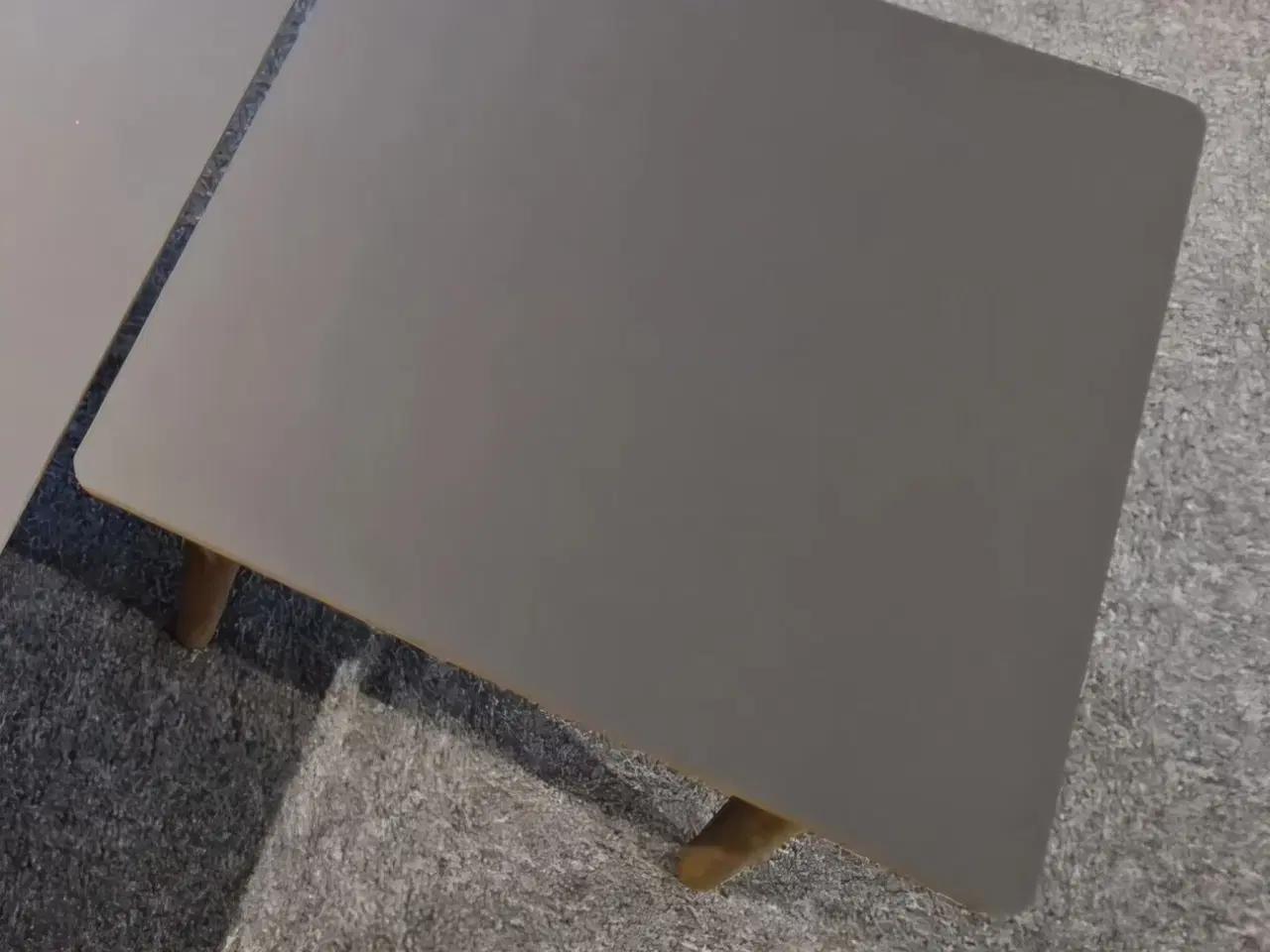 Billede 2 - Nyt hjørnebord med sort nano laminat 