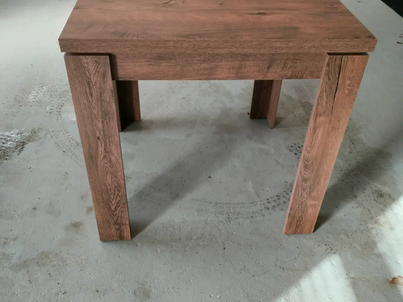 Billede 2 - lille spisebord der kan klappes ud