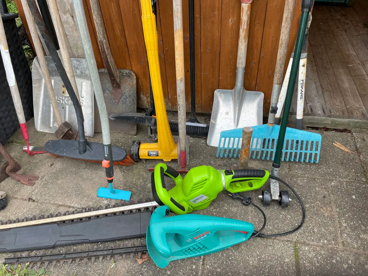 Billede 2 - Haveredskaber mm
