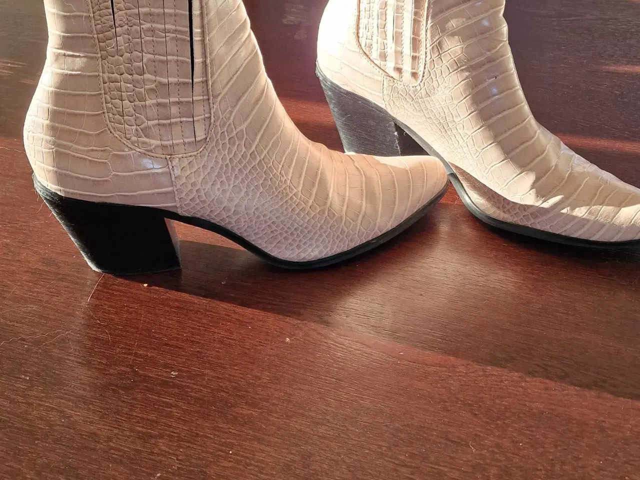 Billede 1 - Støvler str. 41 fra Bianco