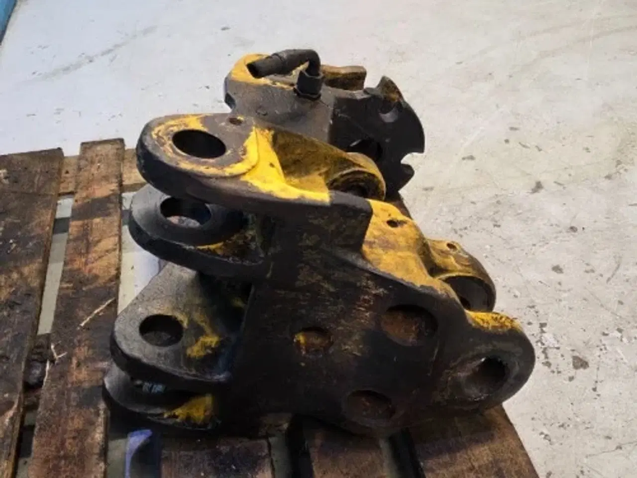 Billede 12 - New Holland LB110 Beslag 85803623