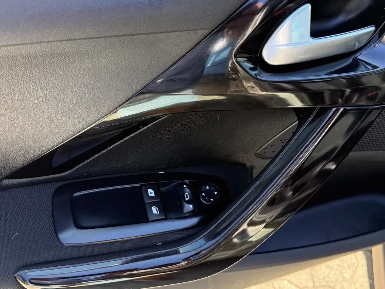 Billede 14 - Peugeot 208 1,2 VTi 82 Active Navigator