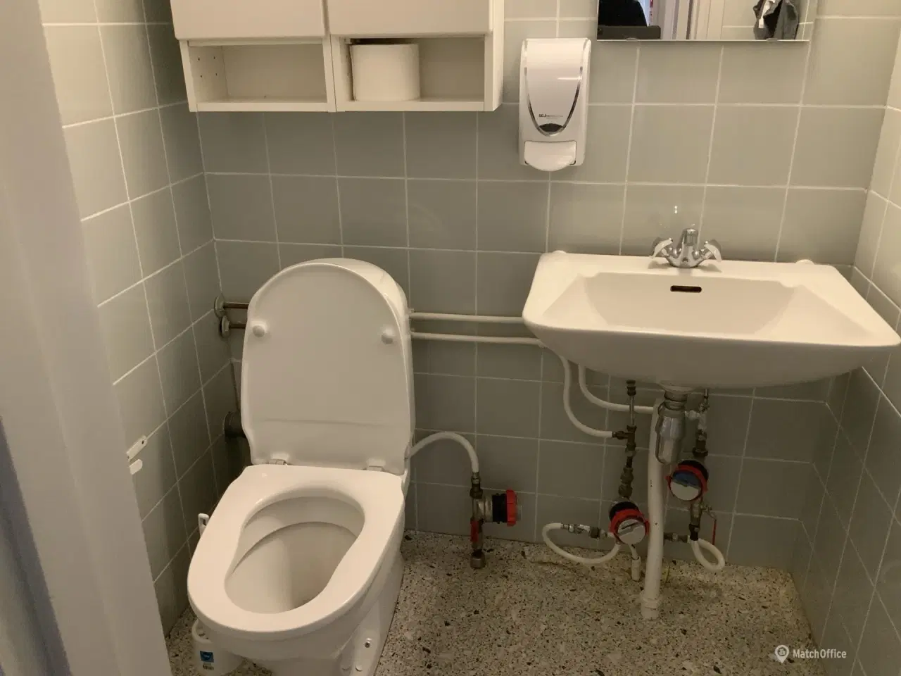 Billede 7 - Velbeliggende erhvervslejemål udlejes nu i Randers NØ