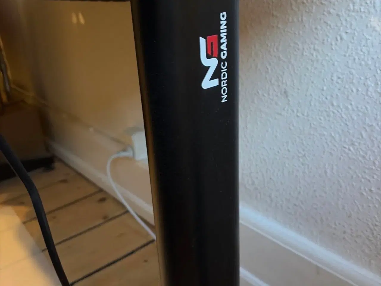 Billede 2 - Hæve-/sænke gamingbord fra Nordic Gaming