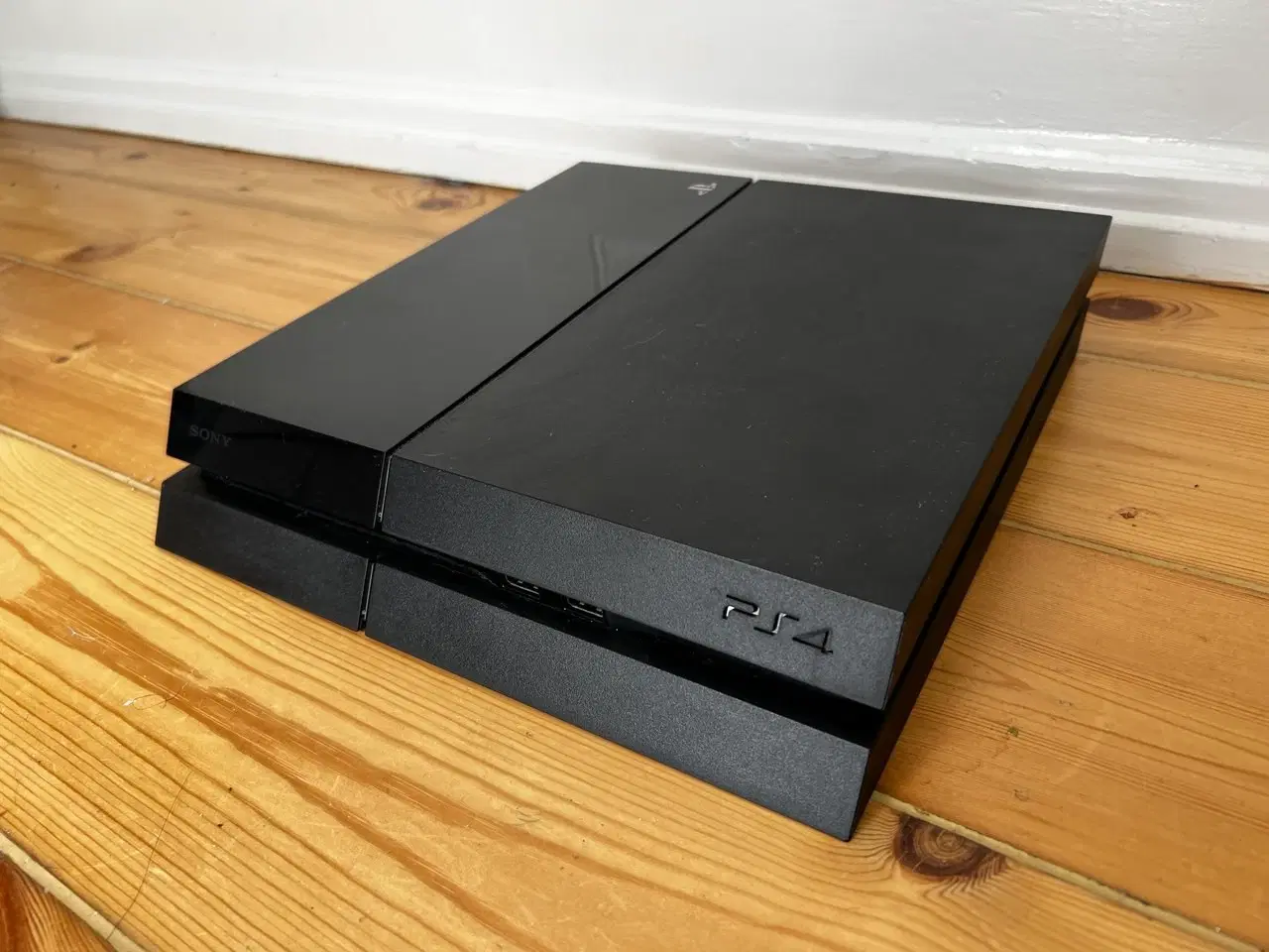 Billede 2 - PlayStation 4 med 4 Controllere, CoD, FIFA & NFS –