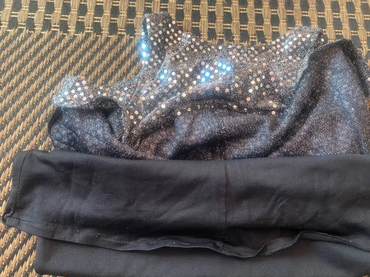 Billede 5 - Flot kjole med glimmer