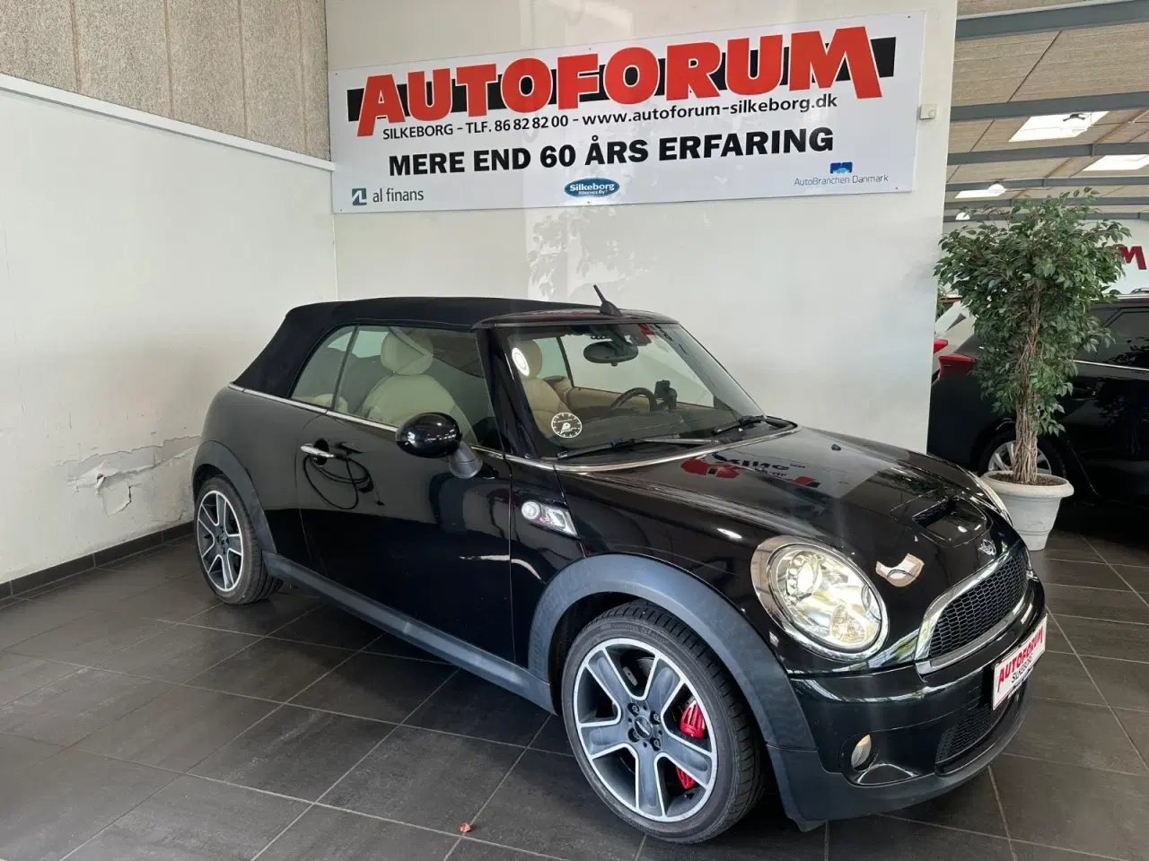 Billede 1 - MINI Cooper S 1,6 JC Works Cabriolet