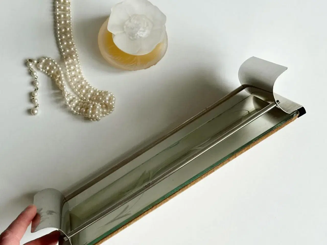 Billede 5 - Antik bakke, spejlplade m ciselering